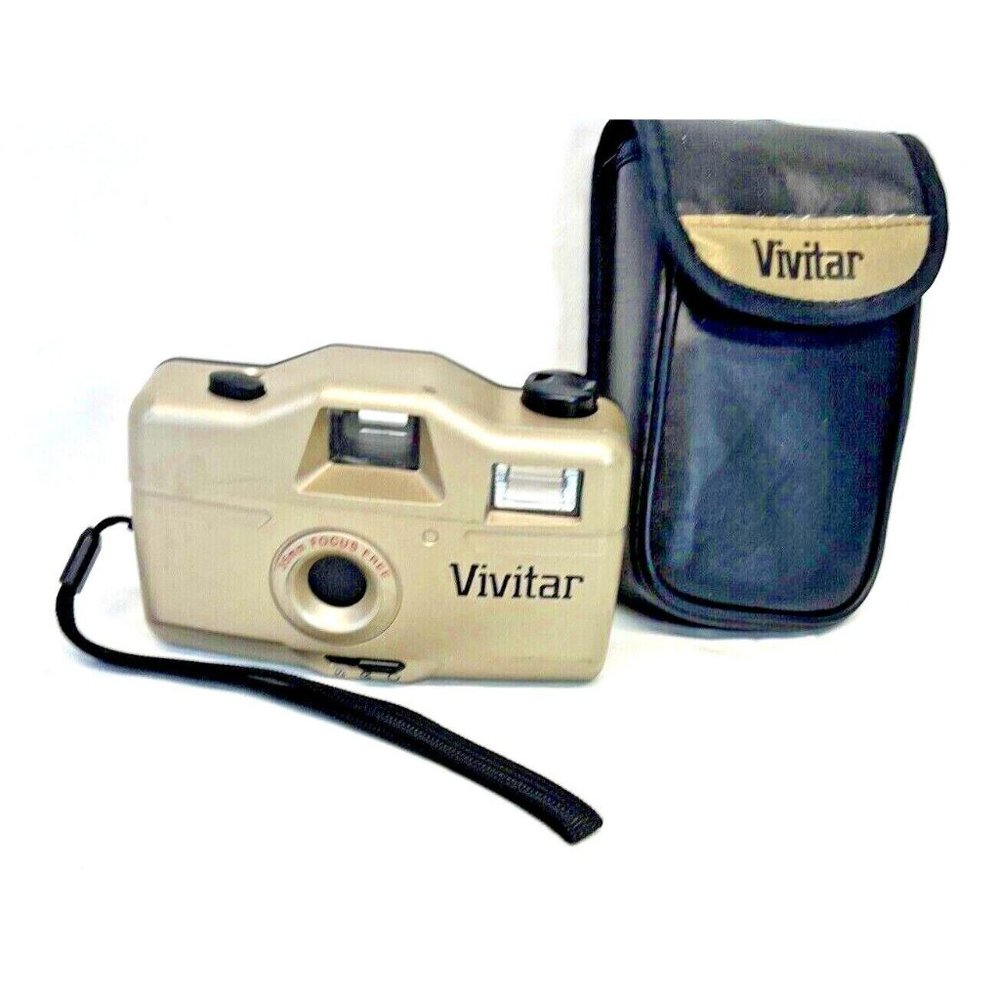 Vivitar Focus Free Point and Shoot 35MM Camera With Built in Flash And Case